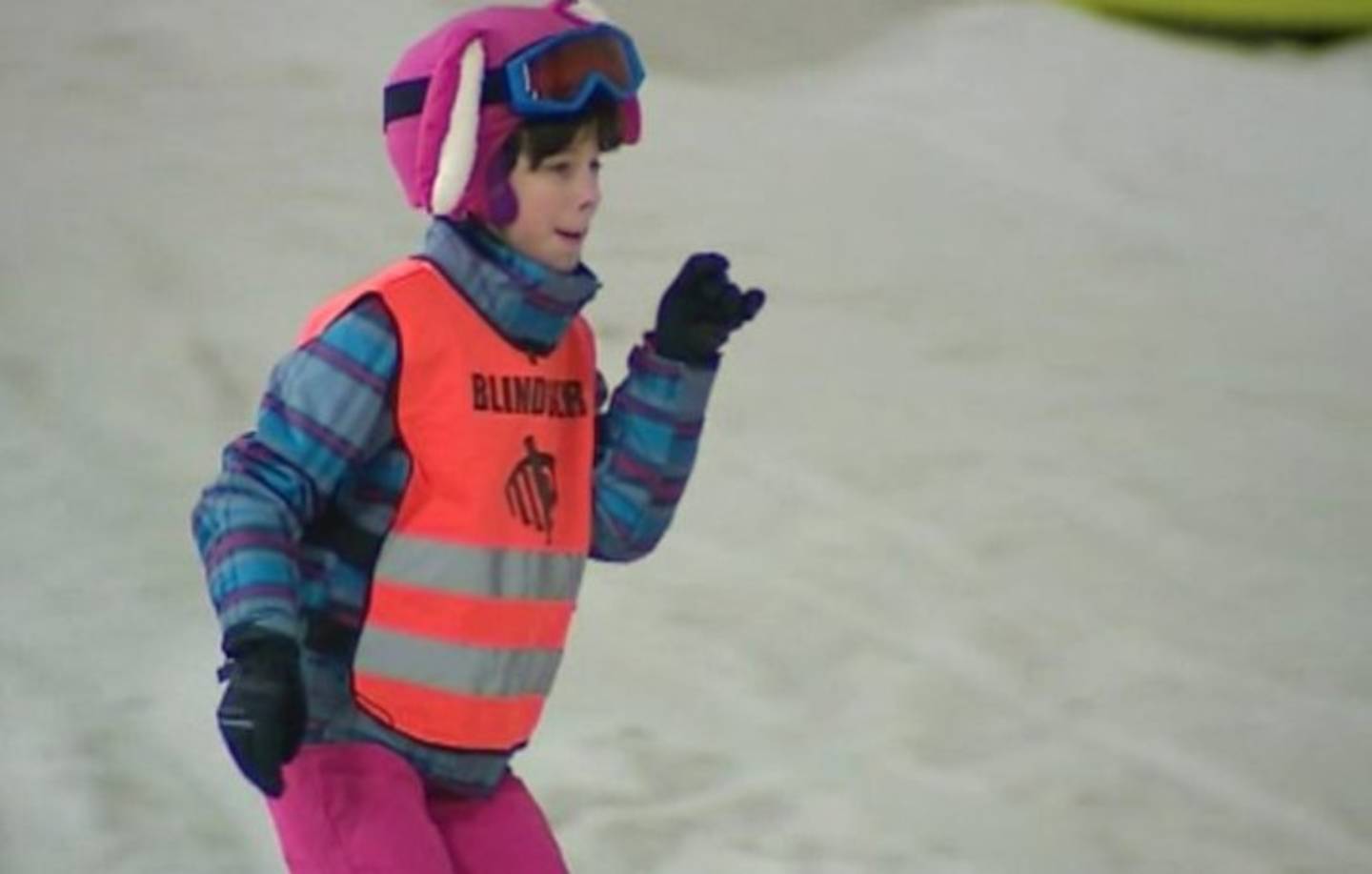 Eilidh skiing down the slopes. 
